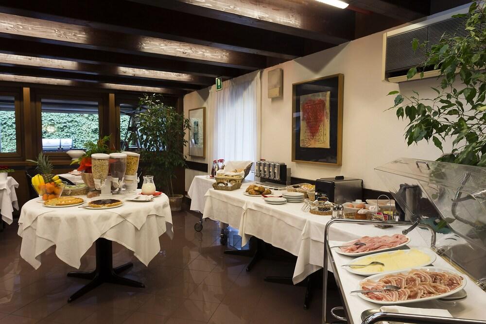 Hotel San Giorgio Удине Екстериор снимка