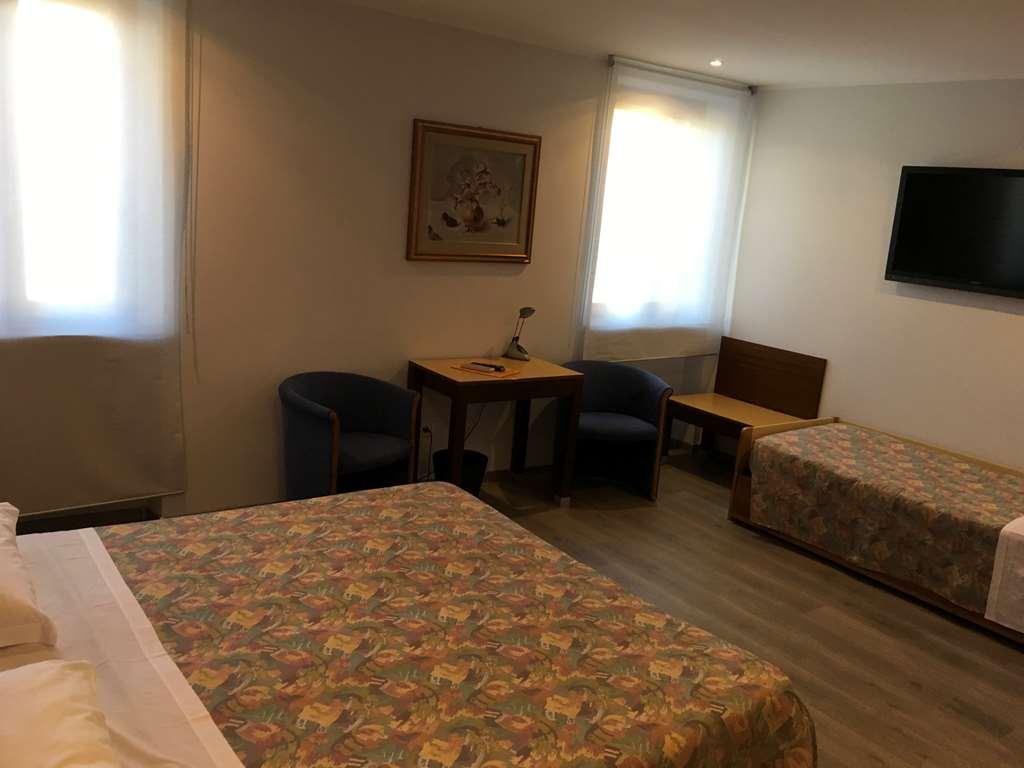 Hotel San Giorgio Удине Стая снимка